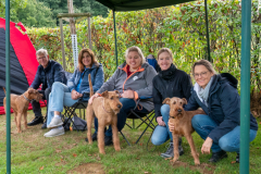 Menschen und Irish Terrier